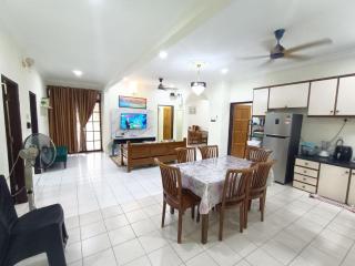 Rinting Corner Islamic Homestay, Pasir Gudang - 9