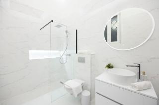 Exclusive & Prestigious Central Residence w/ Balcony - 2