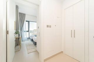 Luxurious 3 BR with Maid Room in Arabian Ranches 2 - 3