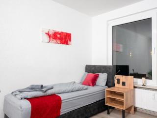 Livemore24 - Apartment 3 in Duisburg WLAN - Smart-TV - 24-7 Check-in und Küche - Duisburg - 1