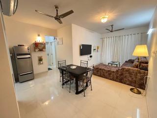Dazzling Pool Front 2 BHK ,Zennova Stays, 5 Mins from Dabolim Airport - 5