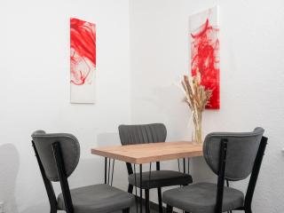 Serviceroom24 - Apartment 4 in Recklinghausen WLAN - Smart-TV - 24-7 Check-in und Küche - Herten - 5