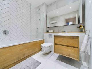 stylish 2bed condo city centre - 5