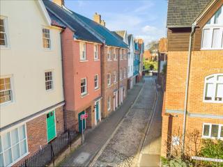 Seven Space Central Town House with Parking - Norwich - 0