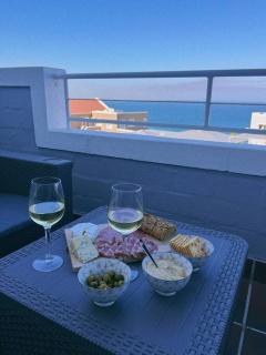Couples Cove: Luxe Getaway w/ jetted bath & views - Cape Town - 4