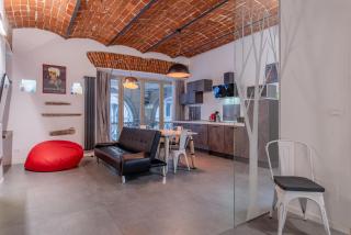 Suite & Queen Apartments by Toh Solution - 4