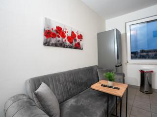Livemore24 - Space in Duisburg WLAN - Smart-TV - 24-7 Check-in und Küche - Duisburg - 2