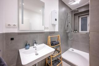 Koblenz' Größte, 5 SZ, HBF, ideal für Gruppen & Firmen - Coblenza - 3
