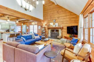Cozy Ellijay Cabin Hot Tub, Yard, and Resort Access - Ellijay - 0