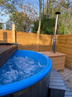 The Secret Garden - Hot Tub North Coast Stay - Garvagh - 6
