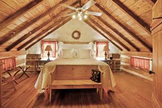 AB Butlers Dog Trot - Marshall Creek Suite - Fredericksburg - 1