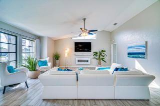 Cape Coral Home with Heated Pool, Dock and Gulf Access - Cape Coral - 5
