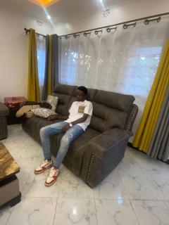 Famous gate Accomodation - Kericho - 9