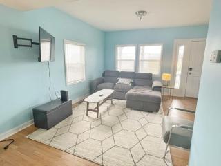 Housepitality - The Bliss Lodge - Large House - Columbus - 2