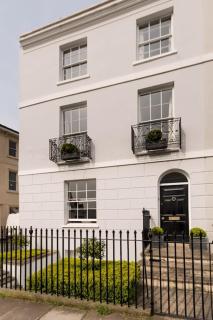 Four bedroom townhouse in famous Suffolks area - 3