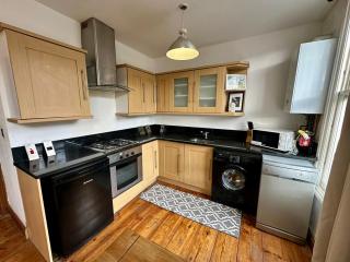 Lovely 1 Bed Apartment 2 min to Station - Londra - 6