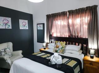 Leana Hub Guest House - 3