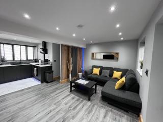 Entire Two Bedroom Guest House & Free Parking - Nottingham - 9
