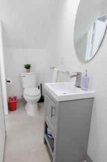 2BD/2BA Apartment in DT ALhambra - Alhambra - 4