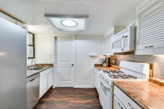Fort Walton Home with Shared Pool - 2 Mi to Beach! - Fort Walton Beach - 2