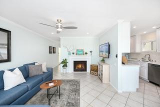 2 Bedroom Oceanfront with Patio on the Boardwalk - Newport Beach - 5