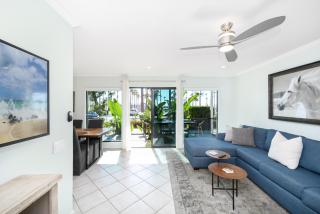 2 Bedroom Oceanfront with Patio on the Boardwalk - Newport Beach - 3