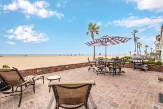 4 Bedroom Oceanfront Home with Giant Patio on the Sand - Newport Beach - 3