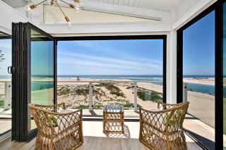 Immaculate Home with 180 degree views of the Beach & Ocean - Newport Beach - 0