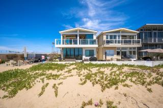 Immaculate Home with 180 degree views of the Beach & Ocean - 4