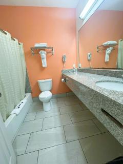 Pecan Valley Inn & Suites - 8