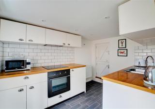 BackToFront Cottage - Briston - 6
