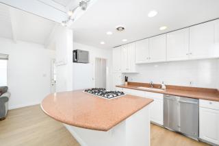5 Bedroom Duplex 1 minute Walk to the Ocean - 6