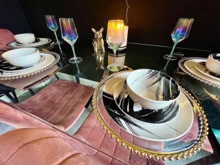 Lotus Haus - Wellington Homes - with off road Parking - Birmingham - 6