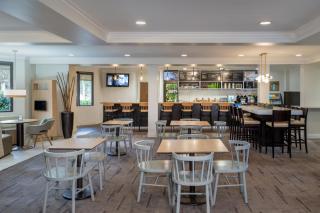 Courtyard by Marriott - Naples - 8