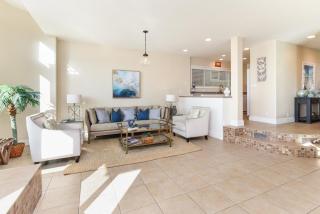 Multi Level Oceanfront Home With Oceanviews and Private Patio on the Sand - Newport Beach - 4
