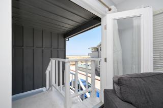 1 Bedroom Apartment in the back of our Oceanfront Home - Newport Beach - 4