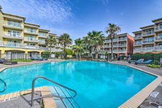 Steps to Galveston Beach Condo with Pool Access - Galveston - 8