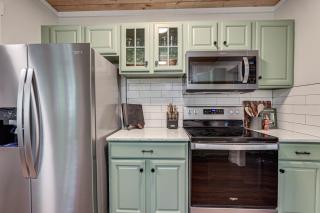 Modern-Boho Bradenton Bungalow with Private Hot Tub! - Bradenton - 4