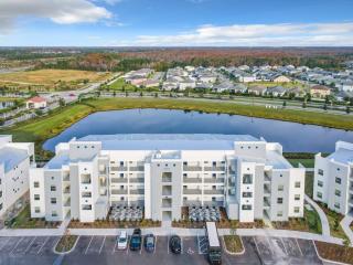 Gorgeous 2BR lakeview Condo with Waterpark - Kissimmee - 4