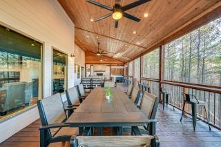 Luxe Group Getaway with 2-Story Deck in Broken Bow! - 9