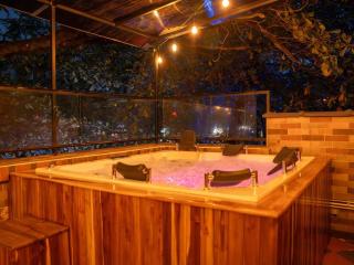 Luxury Living in Parque Lleras & Full House - 0