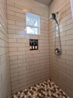 Private modern guesthouse, near La Cantera/Medical Center - 4
