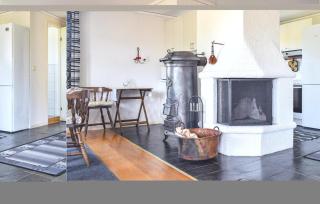 Stunning Apartment In Vetlanda - 2