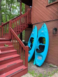 Poconos Chalet -Kayaks- HotTub-Karaoke-Lake - East Stroudsburg - 7