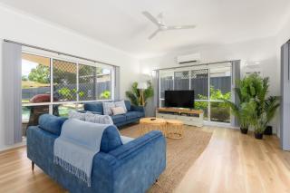 Absolute Beachfront Family home - Cooya - Newell Beach - 5