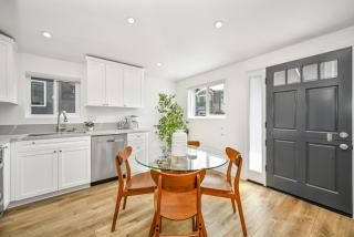 Remodeled Beach Home with 2 Car Parking Patio and Firepit - Newport Beach - 2