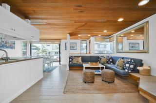 4 bedroom Home in Quiet Neighborhood near Beach - 5