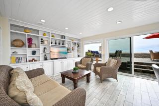 Single Family Home on the Ocean with BEAUTIFUL VIEWS - 5