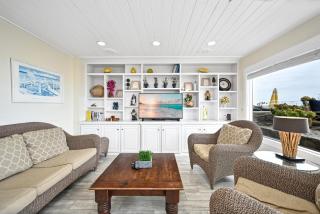 Single Family Home on the Ocean with BEAUTIFUL VIEWS - 3