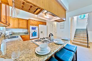 2 Story Home with Garage 1 Block to the Beach wi - 3